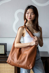 Knot Leather Shoulder Bag Tan