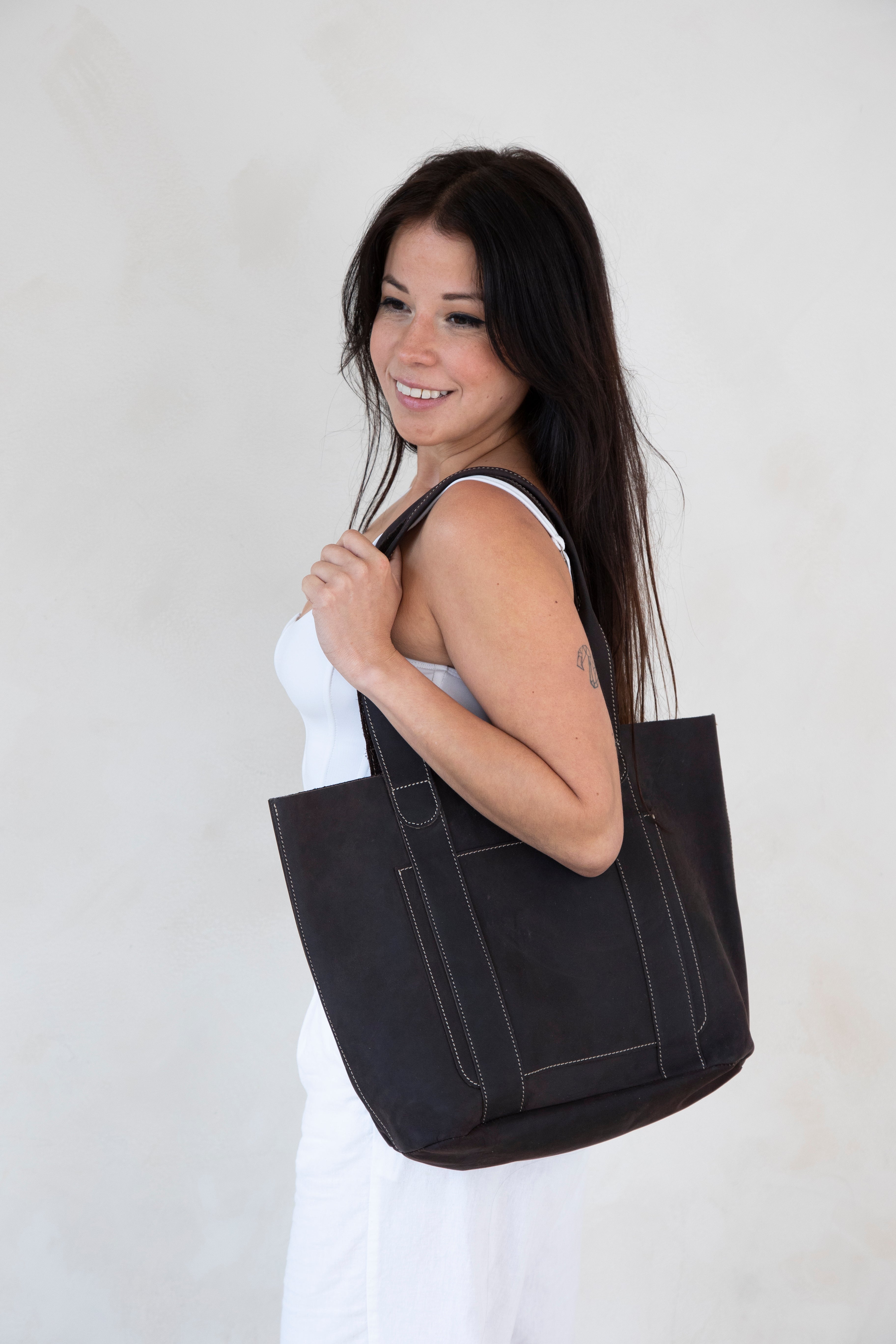 Threaded Pocket Tote Oil Tan Brown
