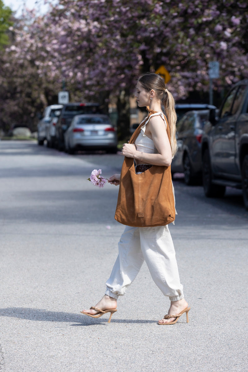KNOT TOTE SUEDE BROWN