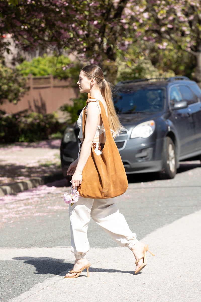 KNOT TOTE SUEDE BROWN