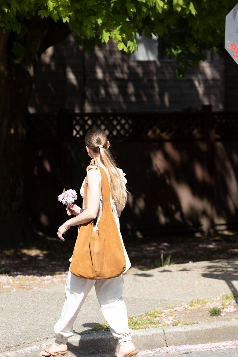KNOT TOTE SUEDE BROWN