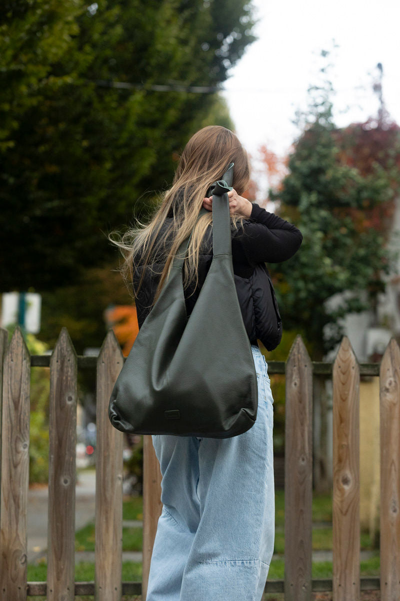 Knot Leather Shoulder Bag Hunter Green