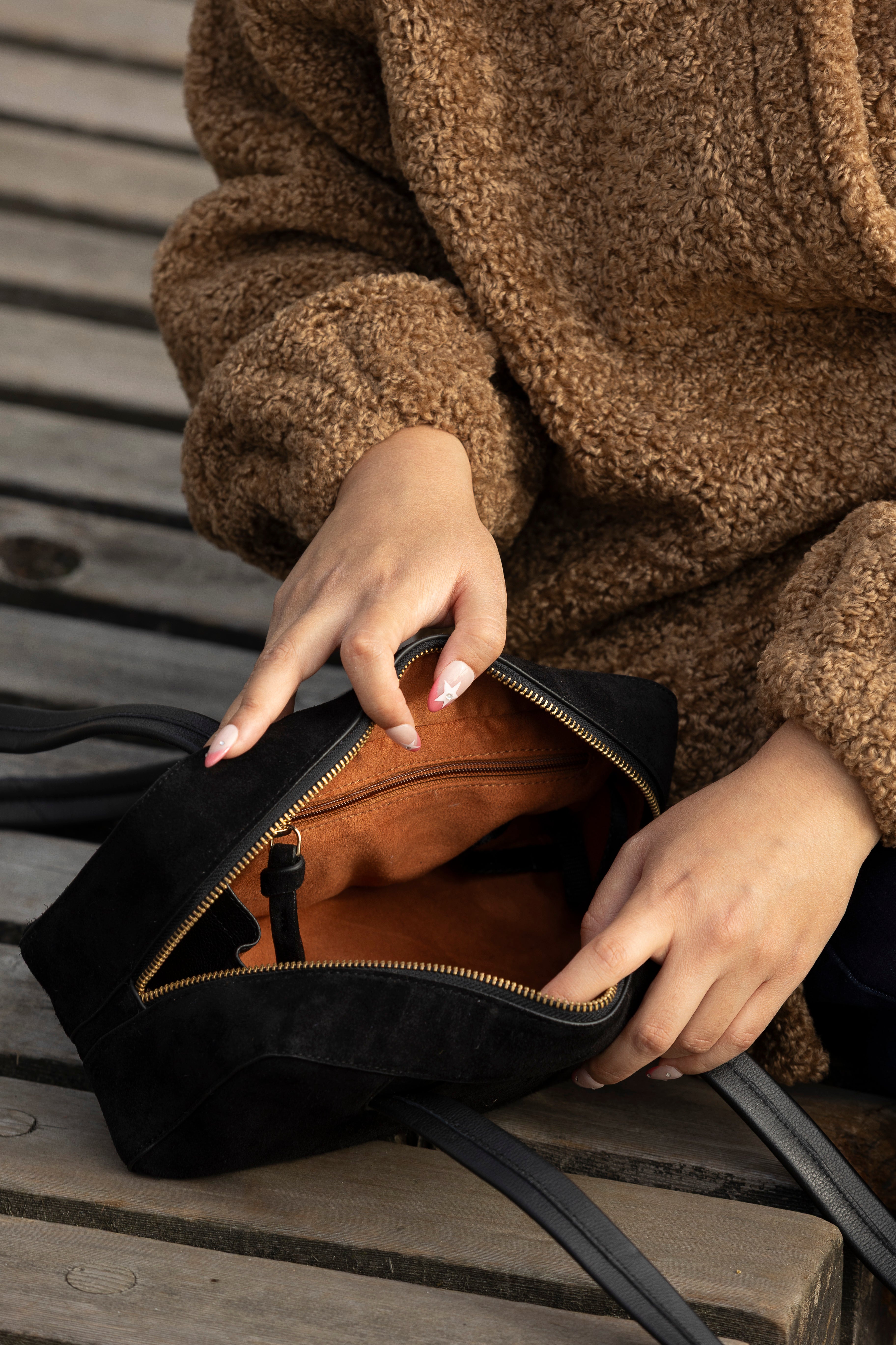 LILIE BOWLER BAG BLACK