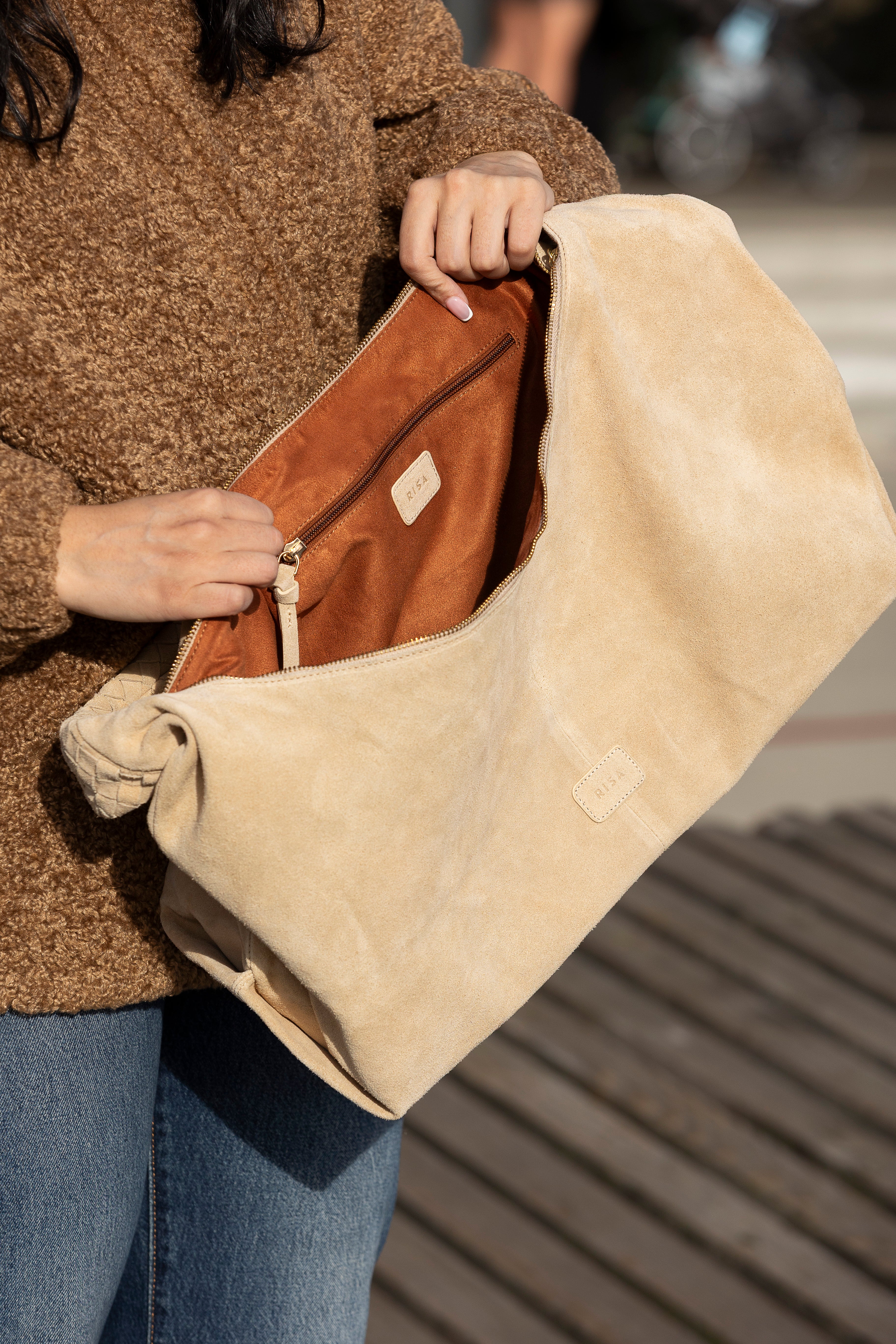 KATE SLOUCHY HOBO BAG-BEIGE
