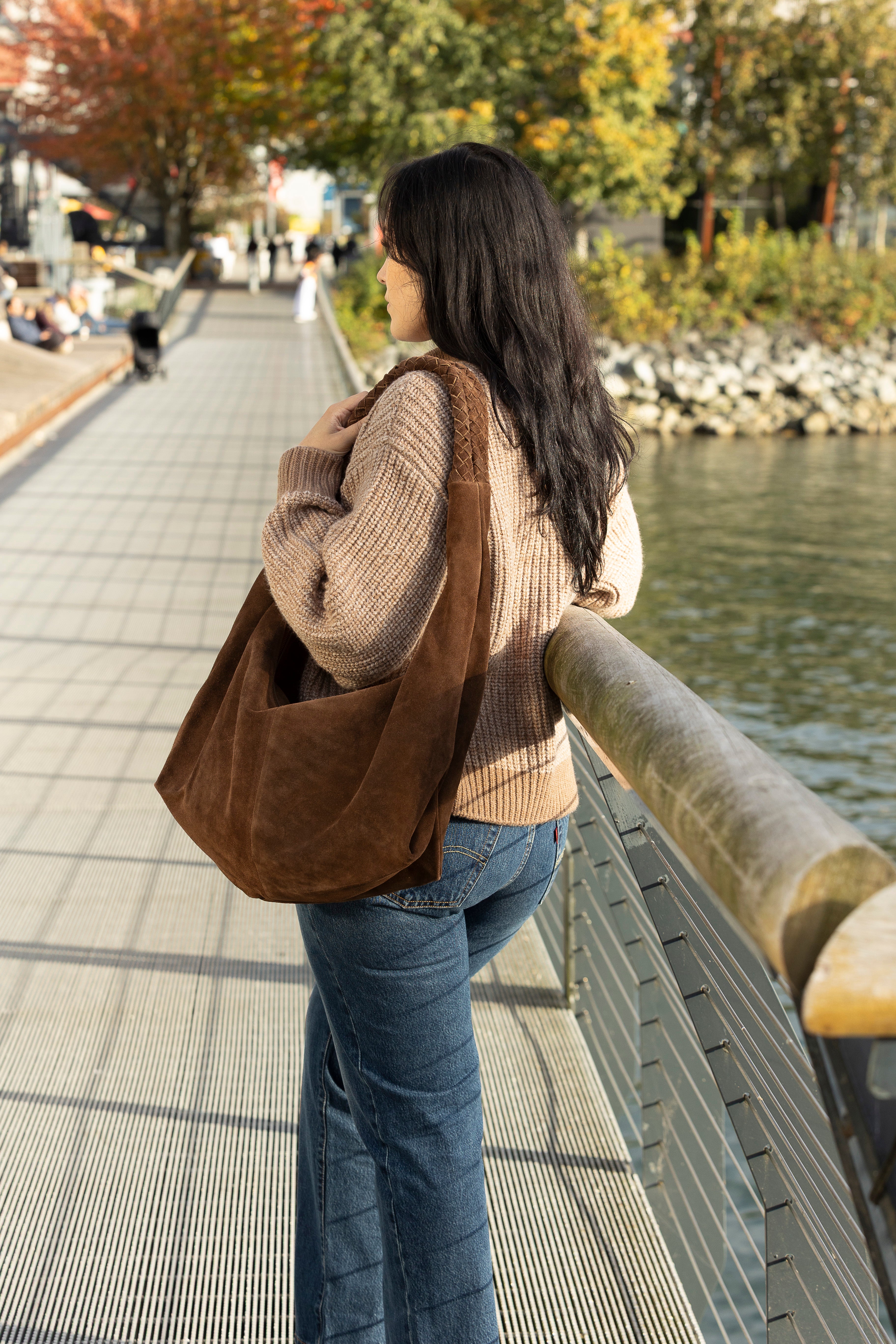 KATE SLOUCHY HOBO BAG-CHOCOLATE BROWN