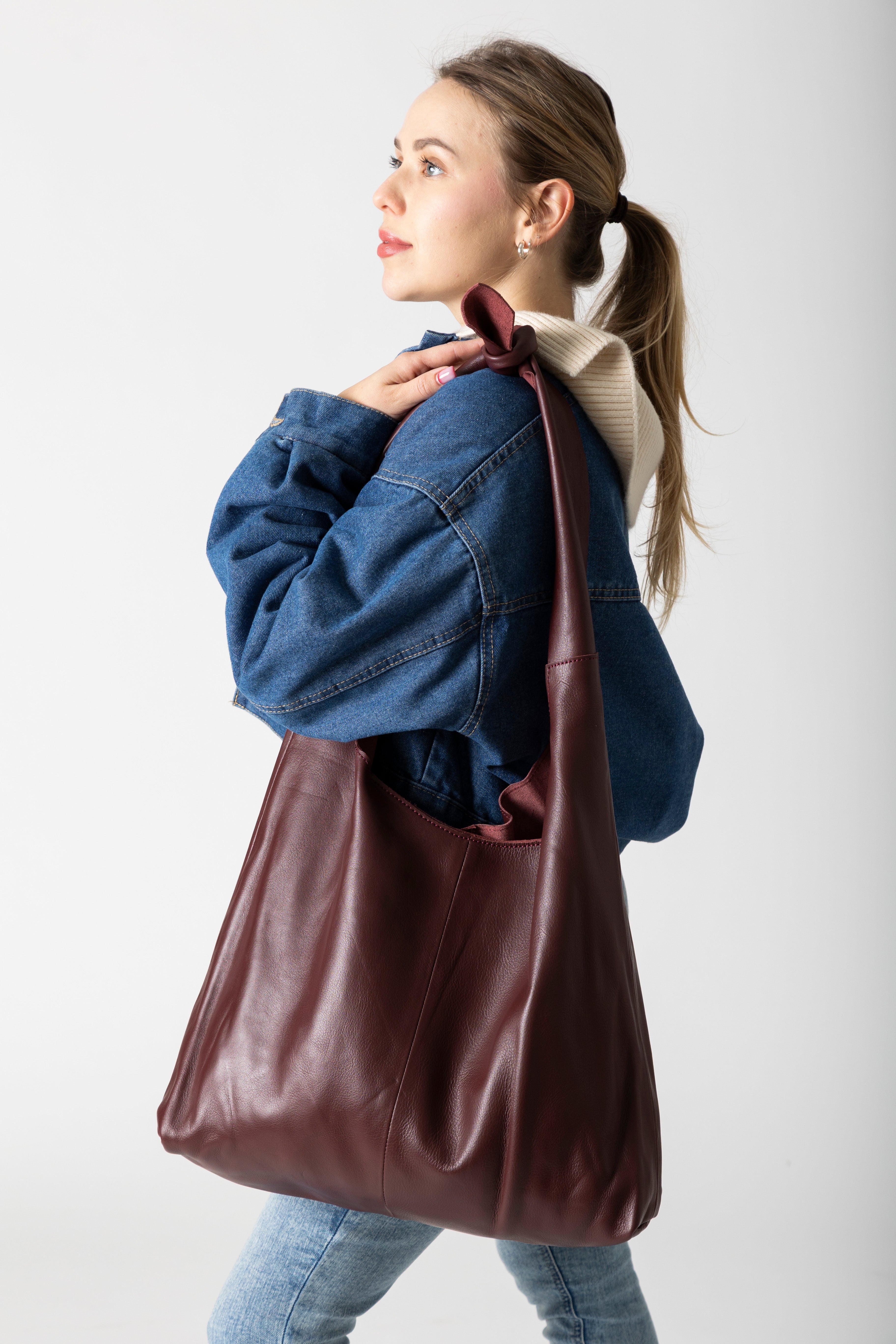 Knot Leather Shoulder Bag Aggie Maroon