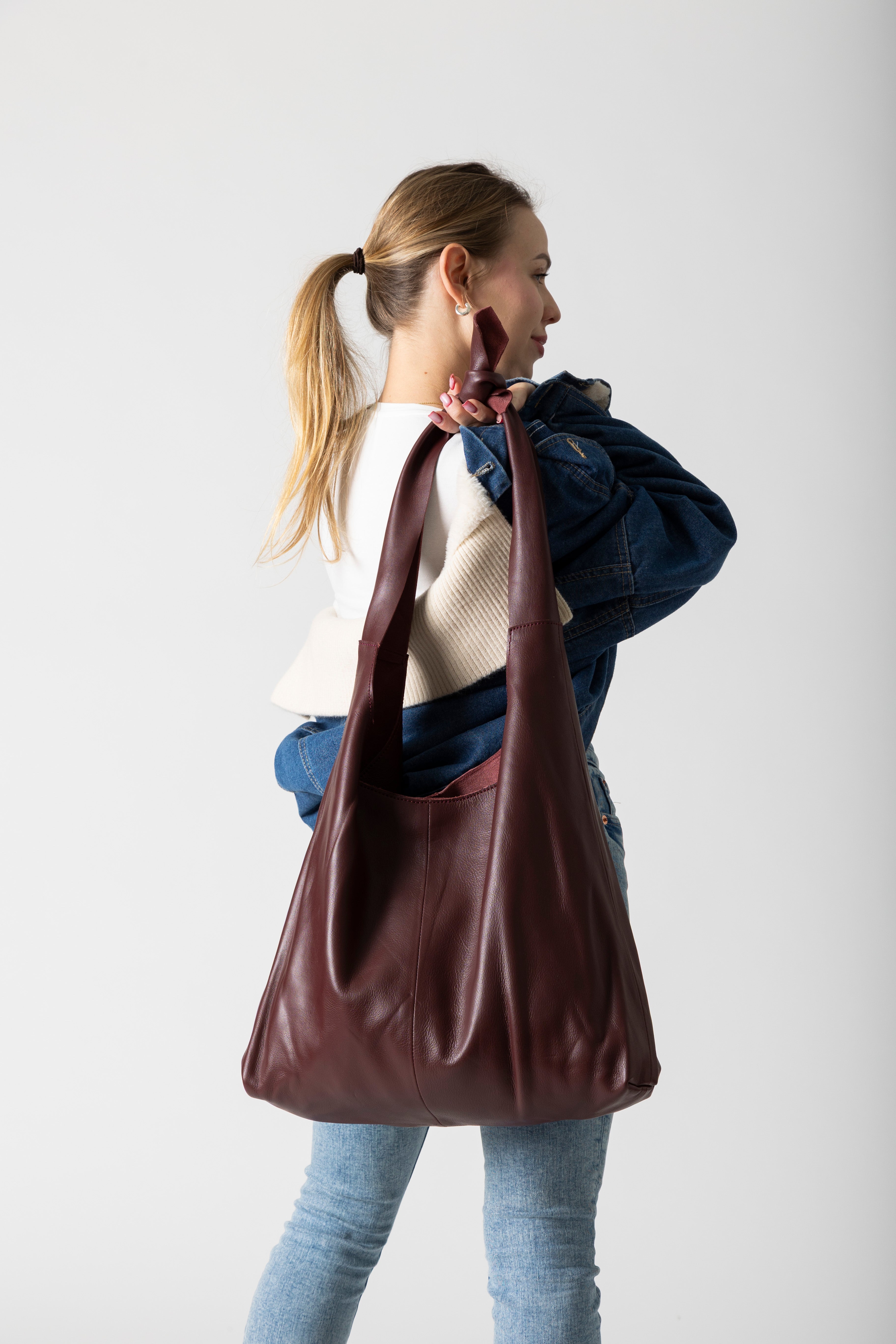 Knot Leather Shoulder Bag Aggie Maroon