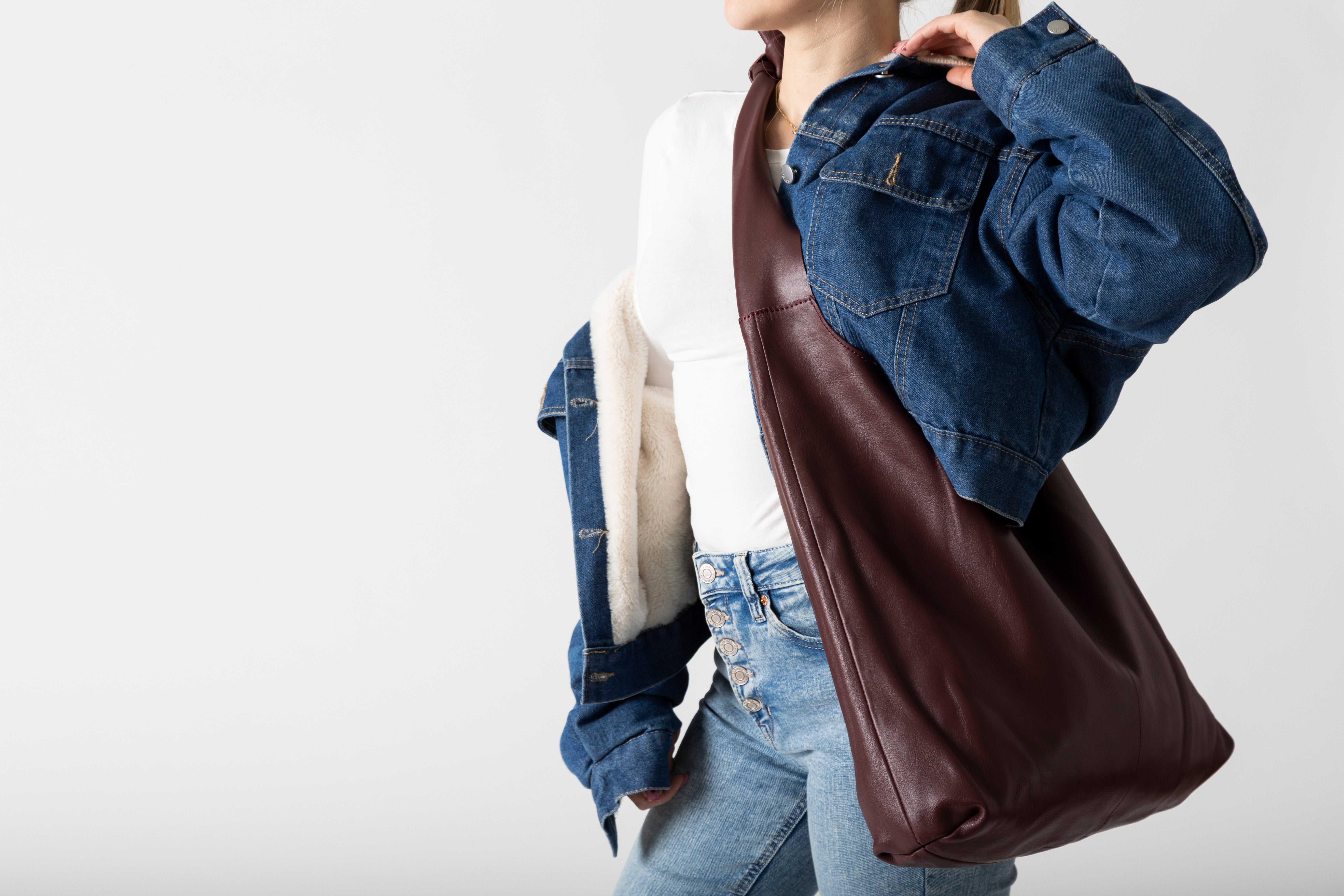 Knot Leather Shoulder Bag Aggie Maroon