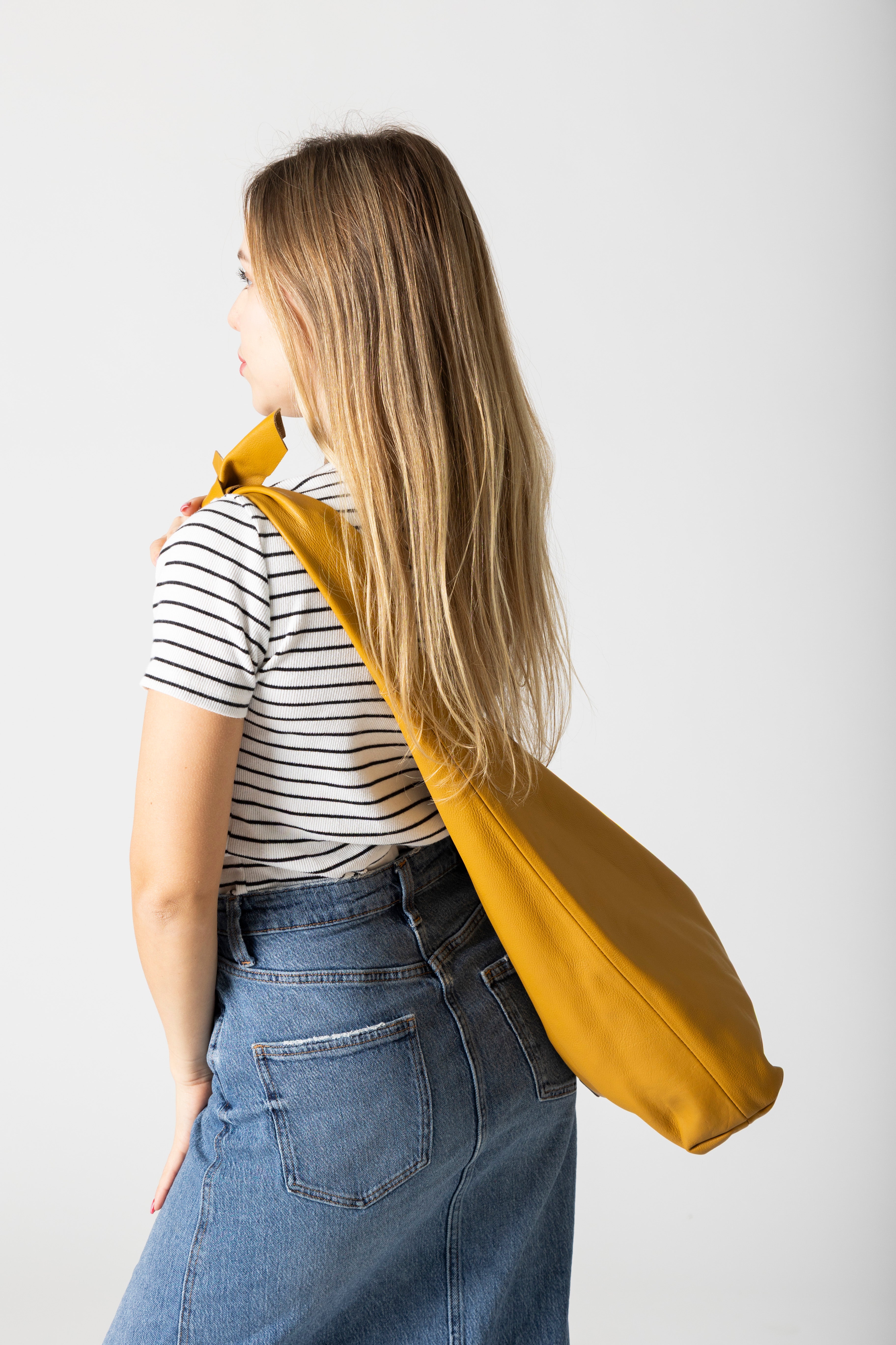 Knot Leather Shoulder Bag Mustard