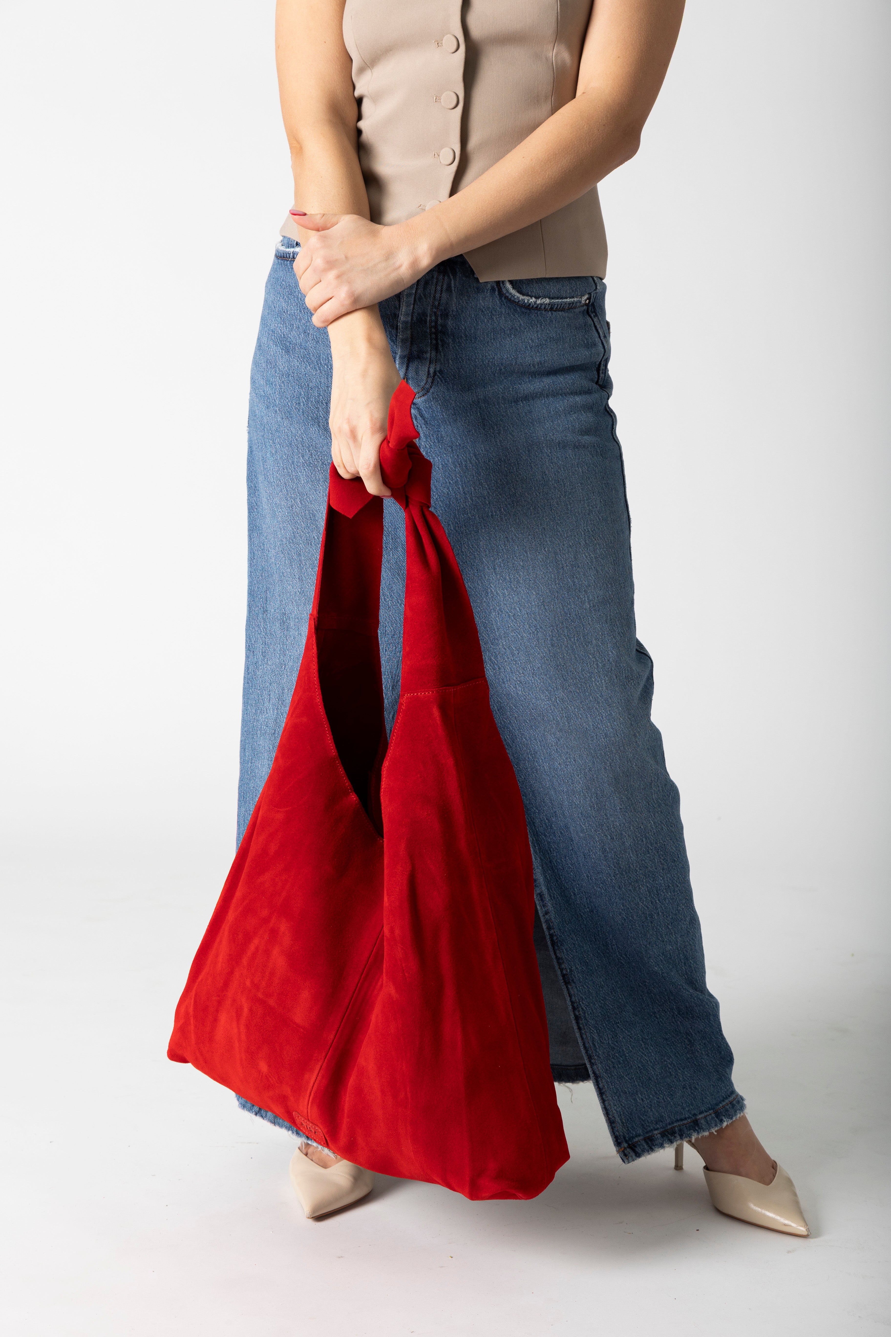 KNOT TOTE SUEDE RED