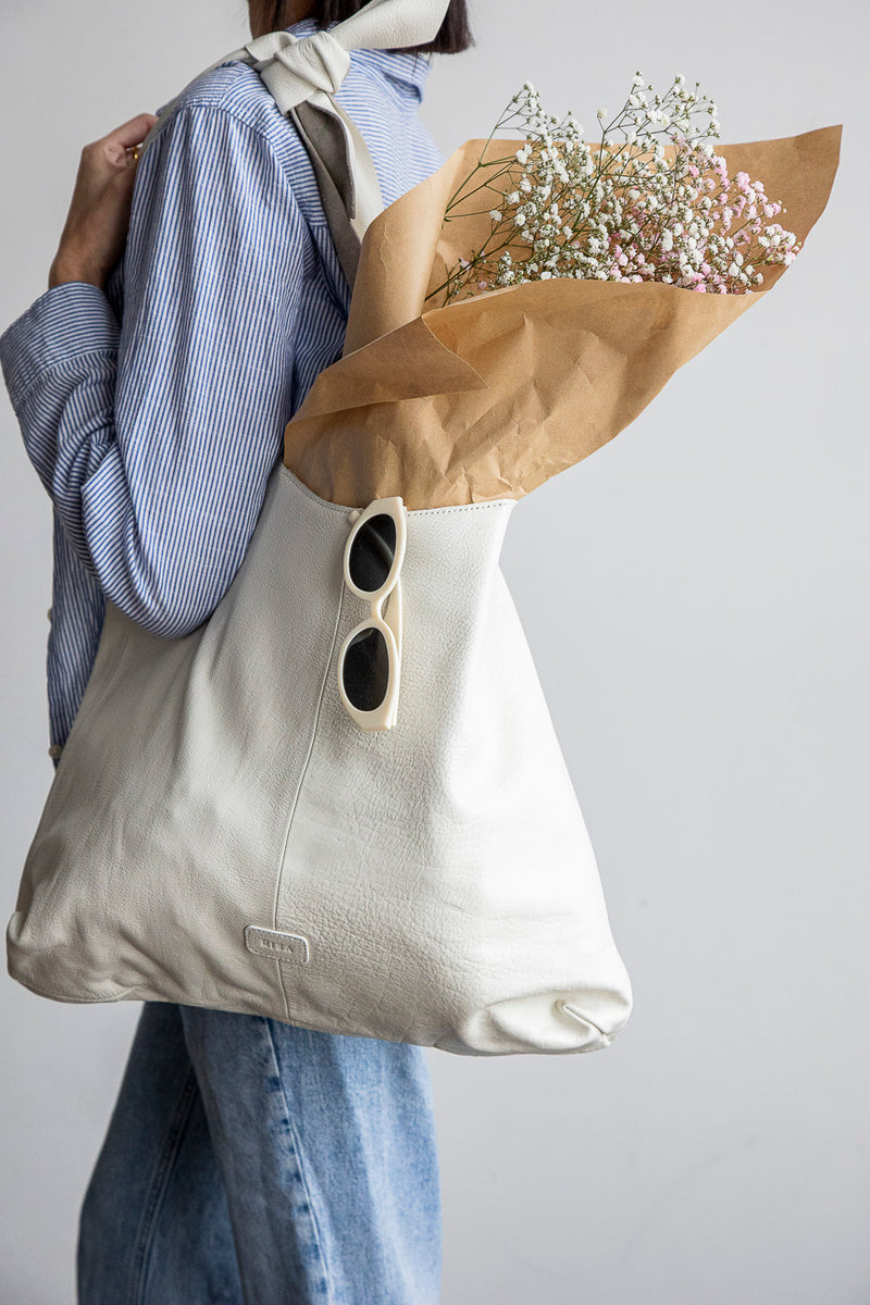 Knot Leather Shoulder Bag White