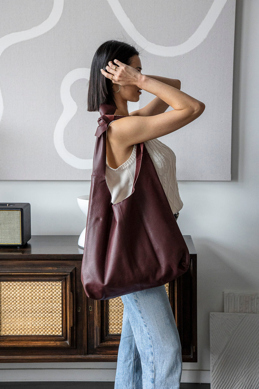 Knot Leather Shoulder Bag Aggie Maroon