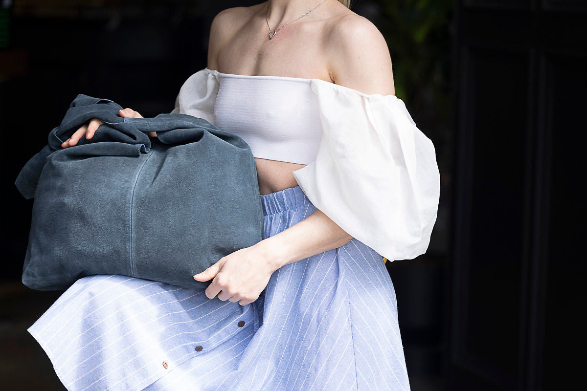 KNOT TOTE SUEDE MOONLIGHT BLUE