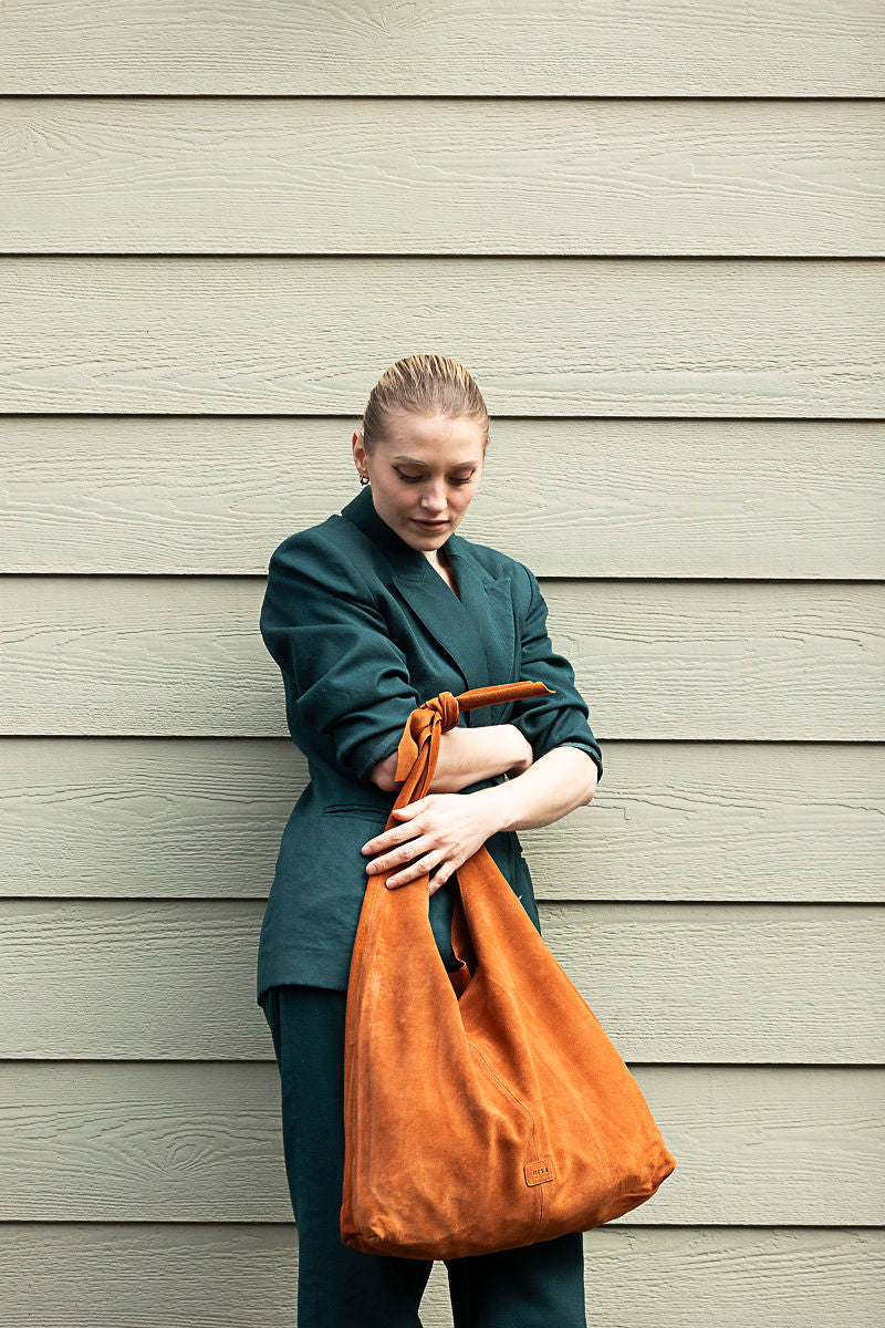 KNOT TOTE SUEDE LIGHT RUST