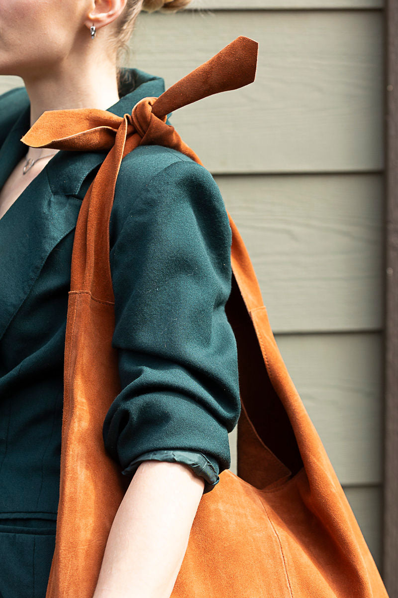 KNOT TOTE SUEDE LIGHT RUST