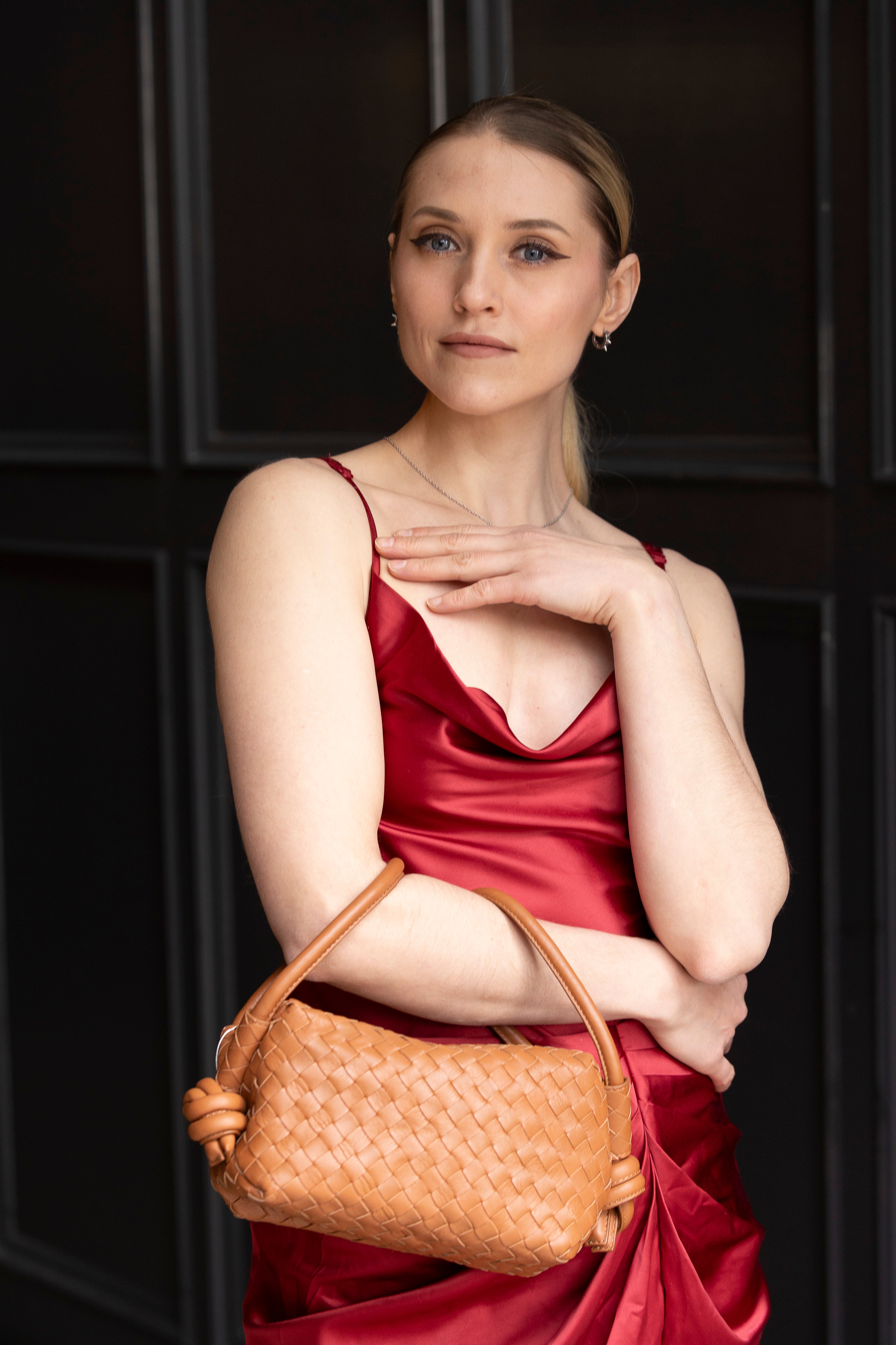ILA KNOT CROSSBODY TAN
