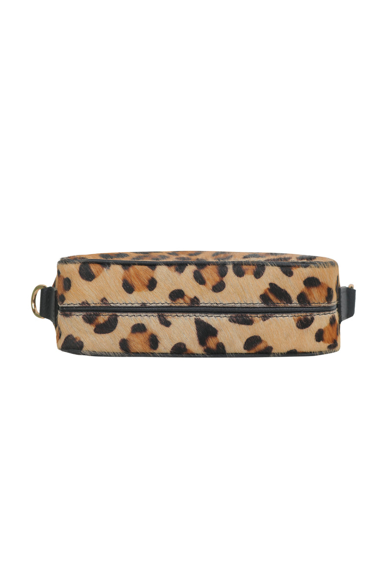 HAIR ON CAMERA CROSSBODY