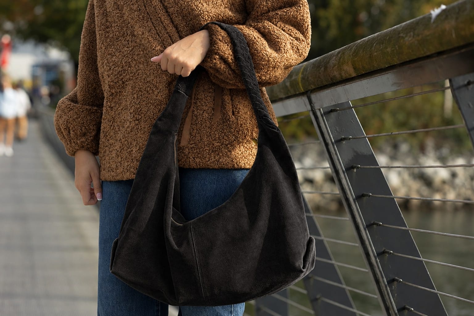 KATE SLOUCHY HOBO BAG-BLACK