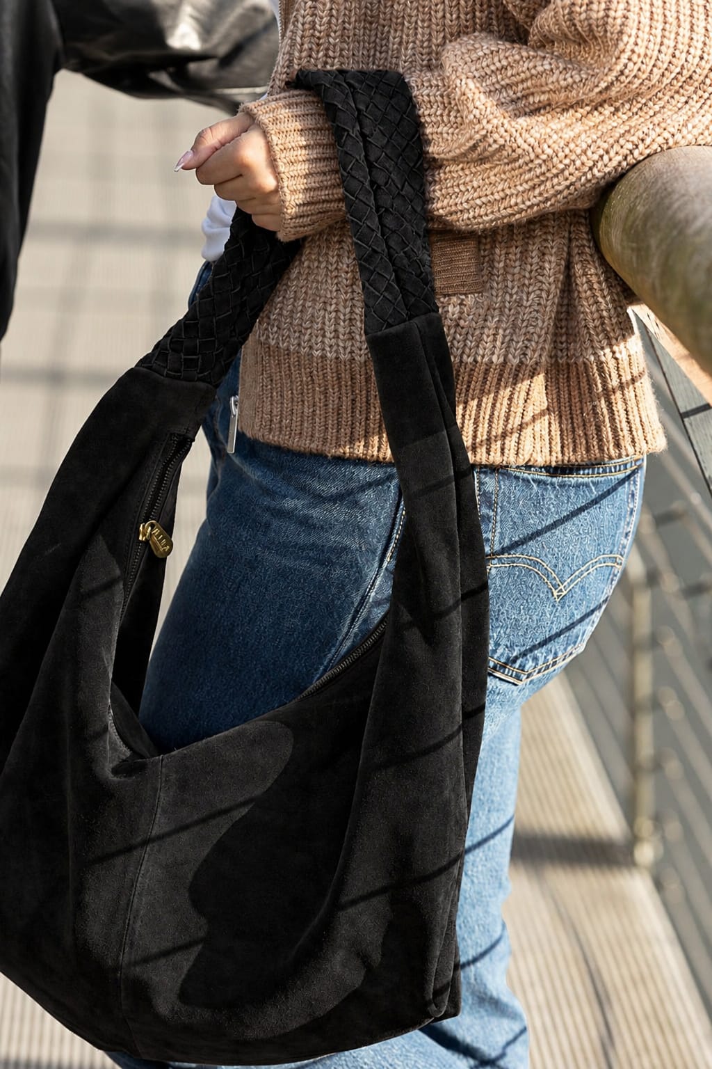 KATE SLOUCHY HOBO BAG-BLACK